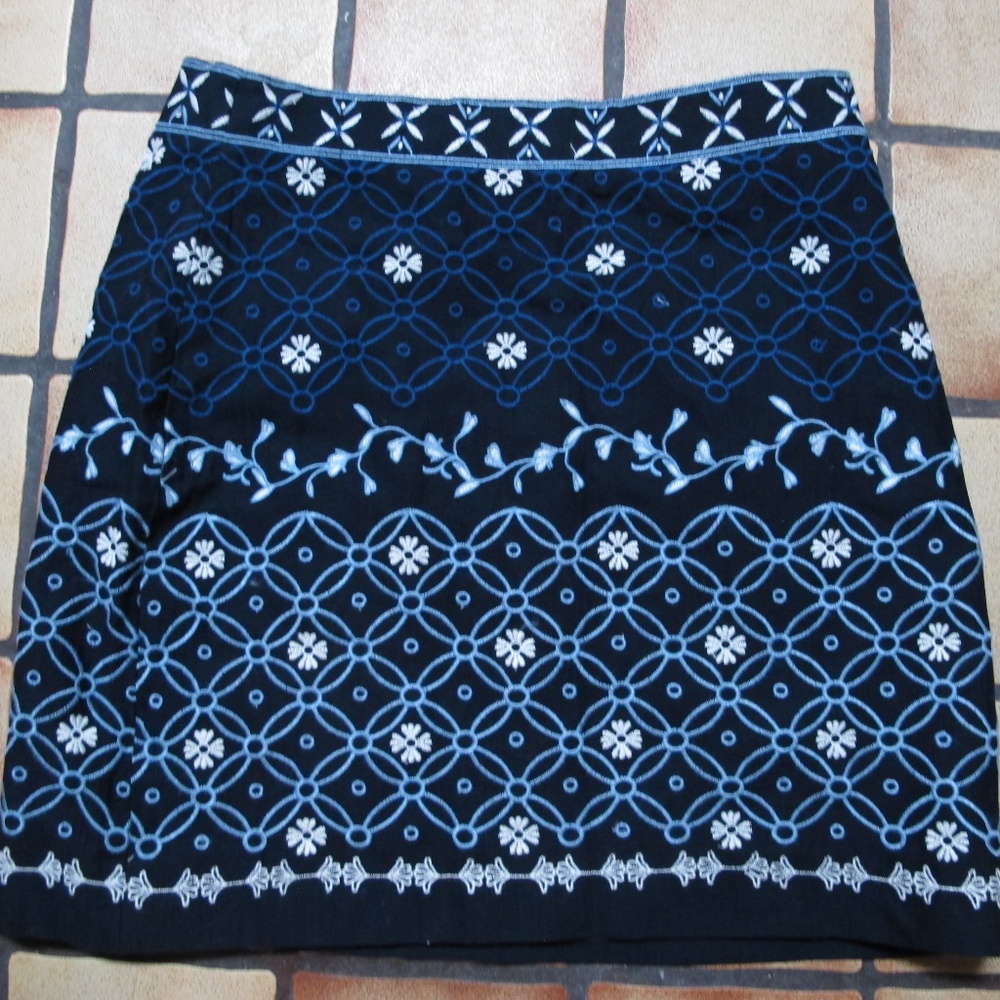 LOFT EMBROIDERED SKIRT